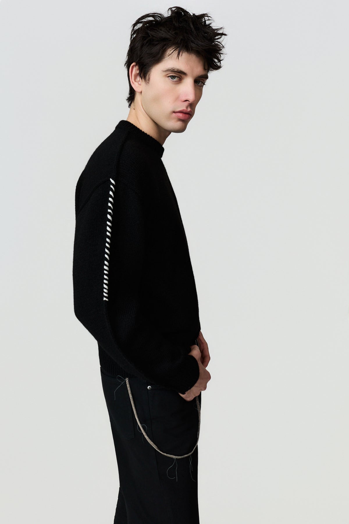 paura-Hotaka Contrast Stitch Crewneck - Black-16DP60080000001