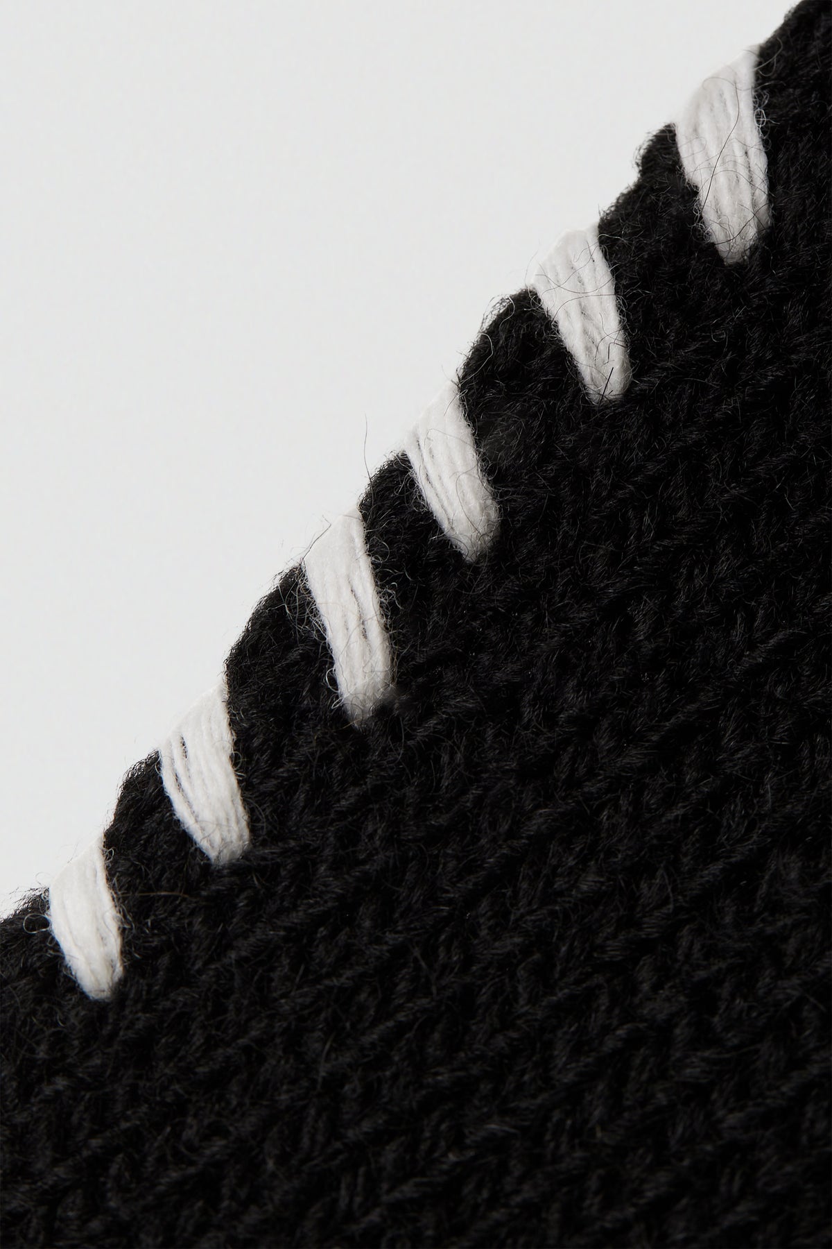 paura-Hotaka Contrast Stitch Crewneck - Black-16DP60080000001