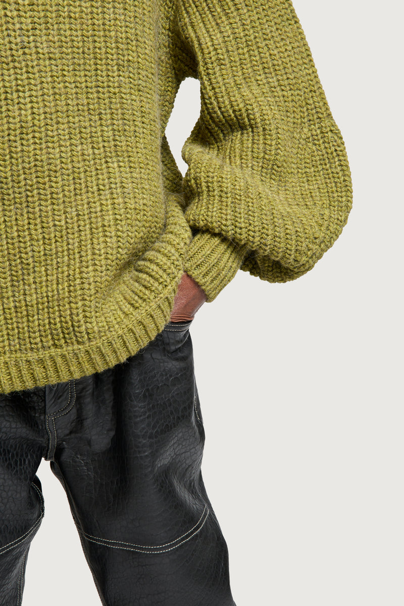 ALIENA V NECK SWEATER OLIVE GREEN