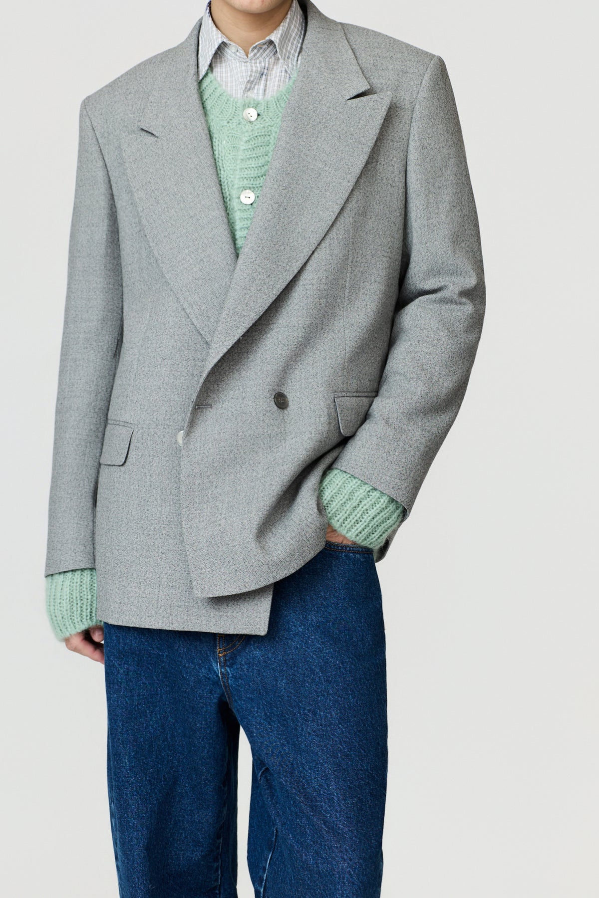 NICOS PEAK LAPEL CLASSIC JACKET - LIGHT GREY